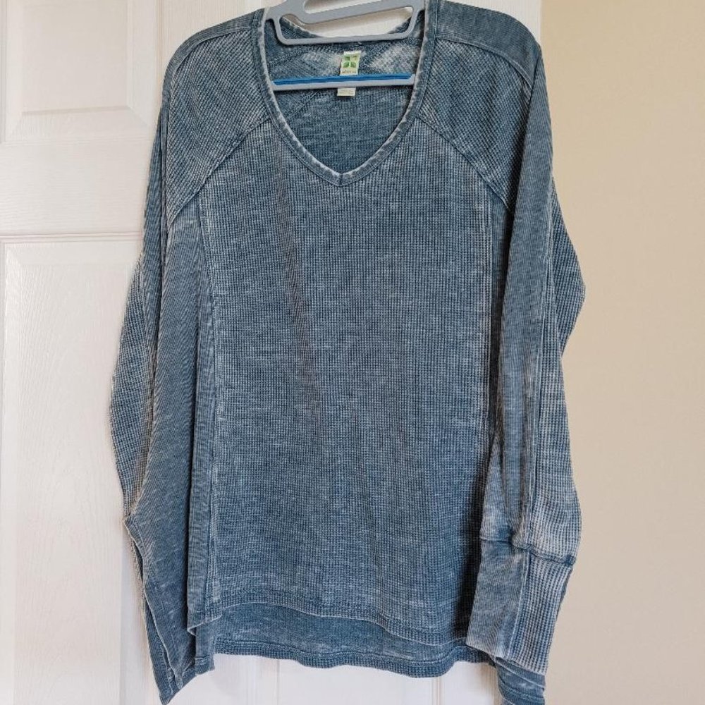 Green Tea Women's Pullover Top M With Flare Bottom